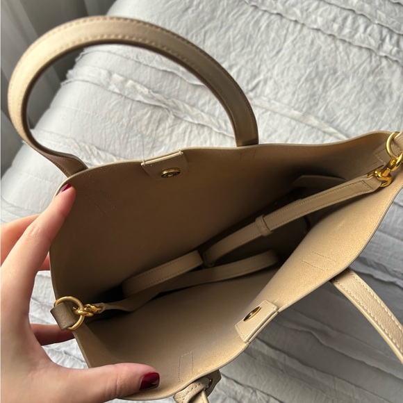 SHOPPING SAINT LAURENT IN LEATHER - Picture 10 of 16